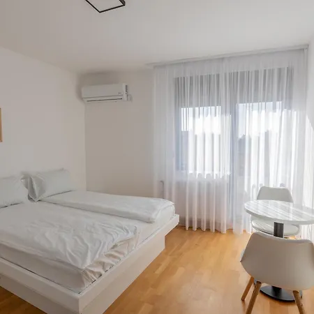 Kame Apartmani Novi Sad Esterno foto