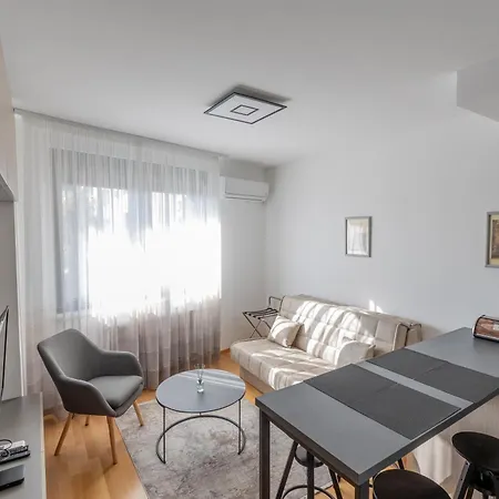 Kame Apartmani Novi Sad Esterno foto