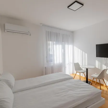 Kame Apartmani Novi Sad Esterno foto