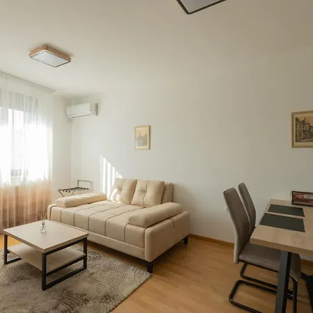 Kame Apartmani Novi Sad Esterno foto