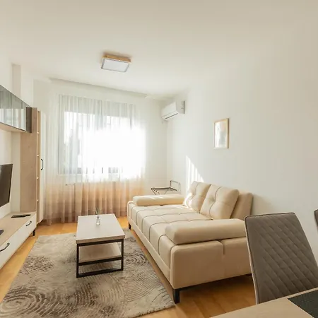 Kame Apartmani Novi Sad Esterno foto