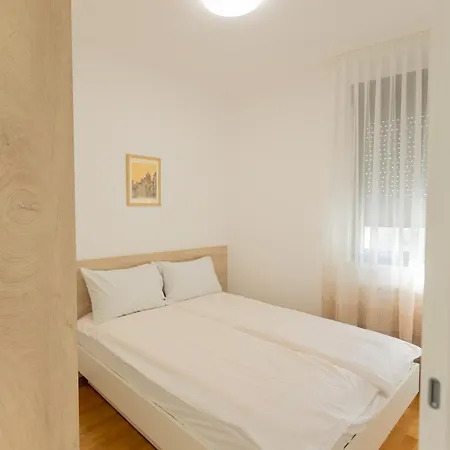 Kame Apartmani Novi Sad Esterno foto